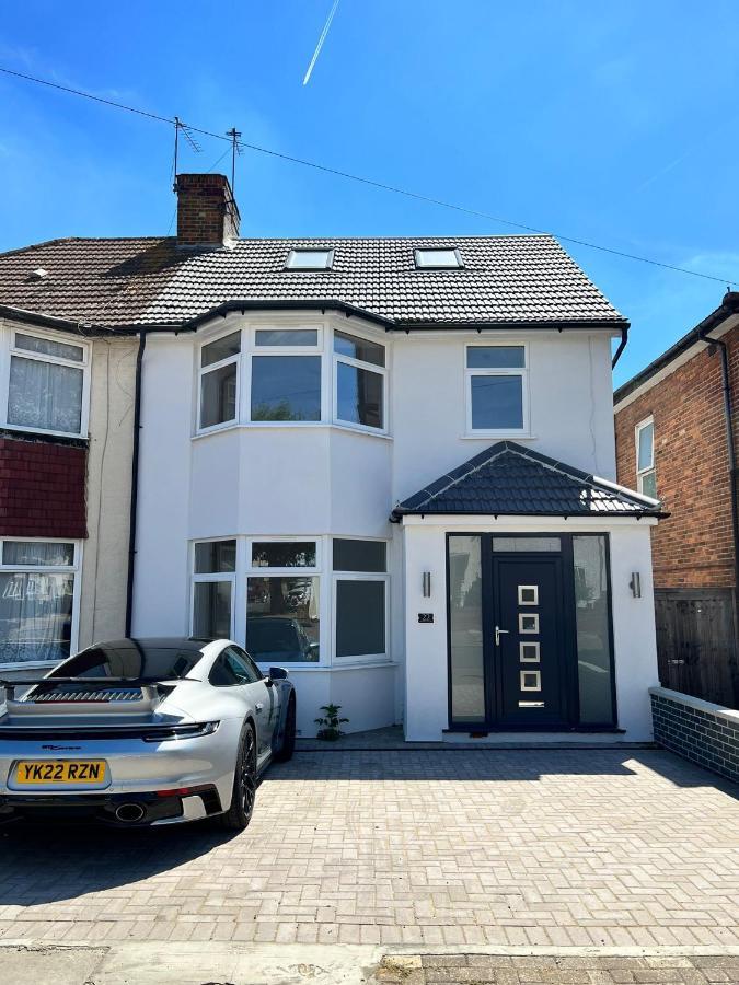 Wembley Stadium 5 Star Brand New Luxury Sleeps 14 With Parking Villa London Bagian luar foto