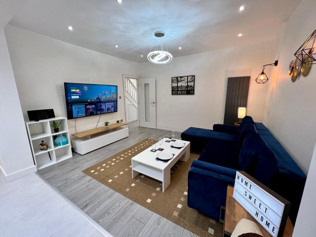 Wembley Stadium 5 Star Brand New Luxury Sleeps 14 With Parking Villa London Bagian luar foto