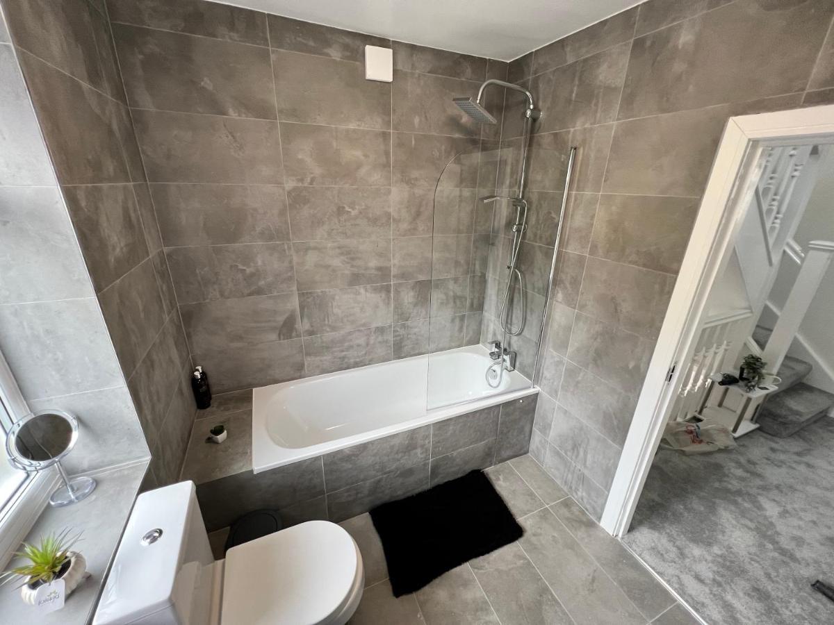 Wembley Stadium 5 Star Brand New Luxury Sleeps 14 With Parking Villa London Bagian luar foto