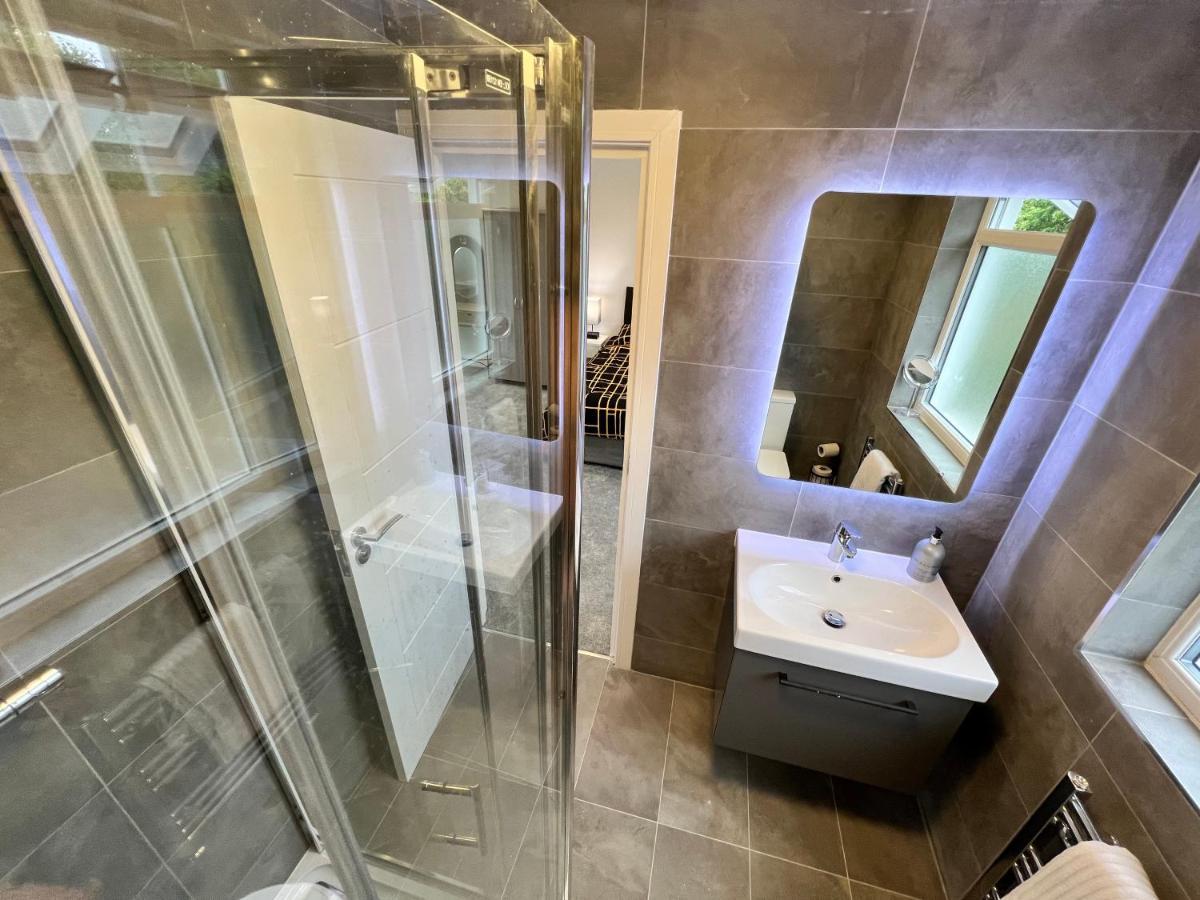 Wembley Stadium 5 Star Brand New Luxury Sleeps 14 With Parking Villa London Bagian luar foto